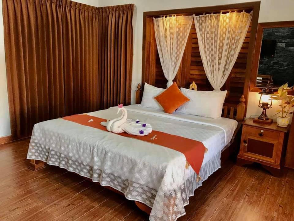 Ravorn Villa Boutique Battambang Luaran gambar