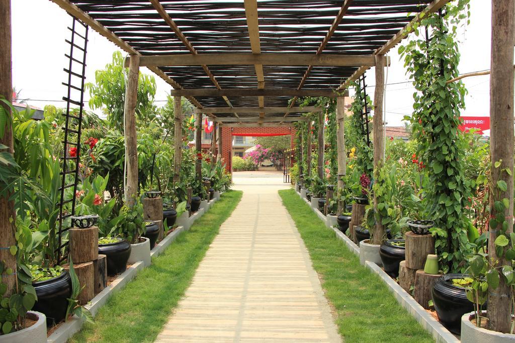 Ravorn Villa Boutique Battambang Luaran gambar
