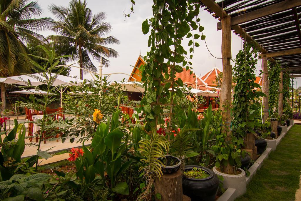 Ravorn Villa Boutique Battambang Luaran gambar