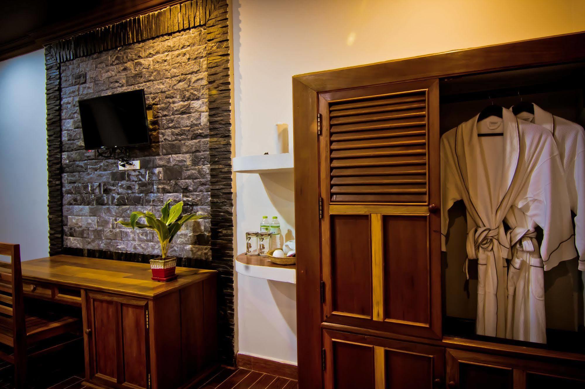 Ravorn Villa Boutique Battambang Luaran gambar