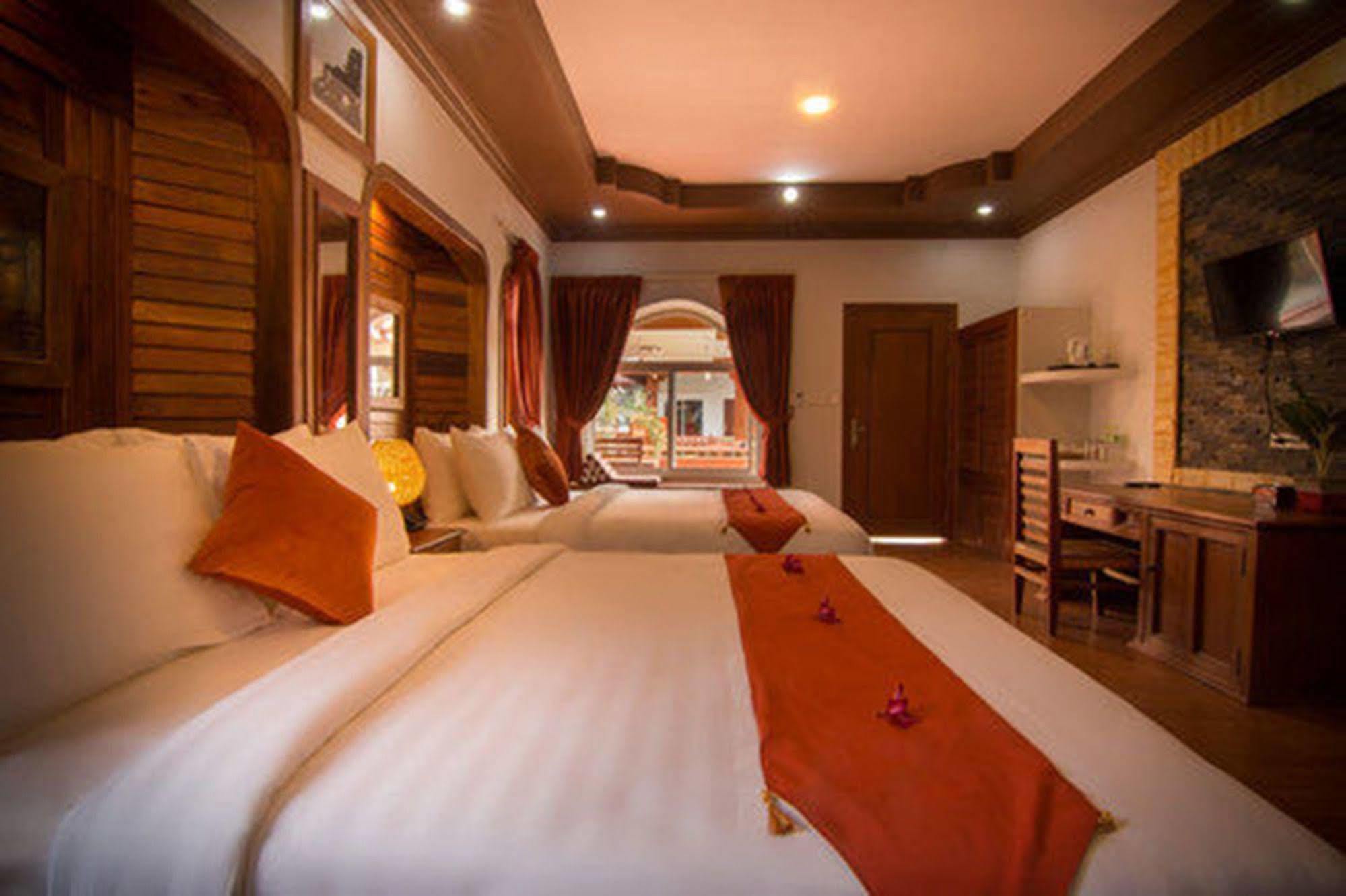 Ravorn Villa Boutique Battambang Luaran gambar